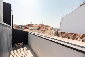 Sao bento stylish cozy apt with ac balcony