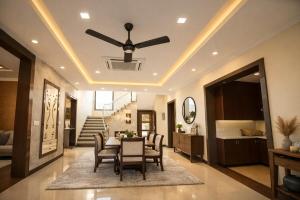 Luxury 4BR Villa w Pool, Garden, CampFire