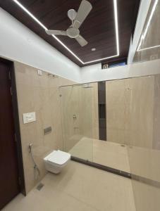 Luxury 4BR Villa w Pool, Garden, CampFire