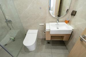 Hana Homes 2 bedroom MCP,pool,sauna,Gym,Kraoke free