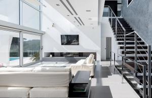 Casa moderna con vista al mar