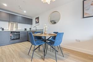 Oriel Residence | 2BR | 4 Beds | Sleeps 5