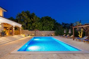 Luxury house with heated pool -60m2 and beautiful garden - by TRAVELER tourist agency Krk - ID 2382