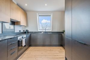 Spacious 3BR Apartment Balcony N Finchley