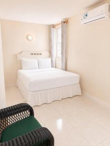 Maxwell Beach Escape 2- Beachfront & Resort Access