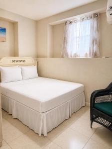 Maxwell Beach Escape 2- Beachfront & Resort Access