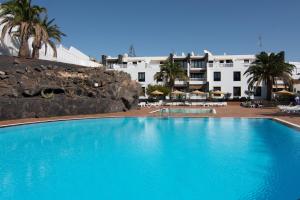 Caleton Blanco, lovely 2 bed apartment with sea views