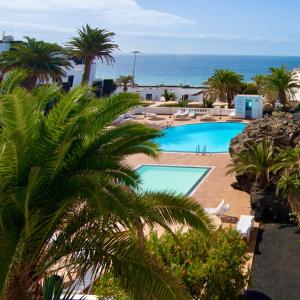 Caleton Blanco, lovely 2 bed apartment with sea views