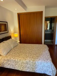 Luxurious 2-Bedroom Apartment in Luz, Portugal with Shared Pool
