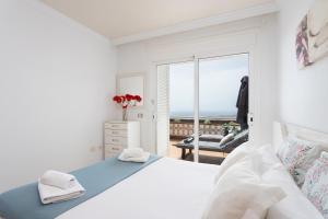 Apartamento con piscina climatizada y vistas