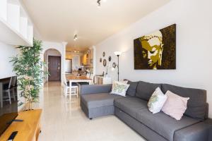 Apartamento con piscina climatizada y vistas