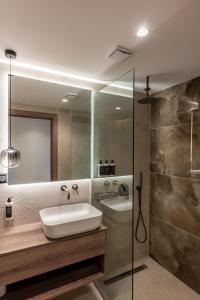 Moya Signature Experience