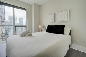 3 Proper Bedrooms Beside CN tower Rogers CTR MTCC