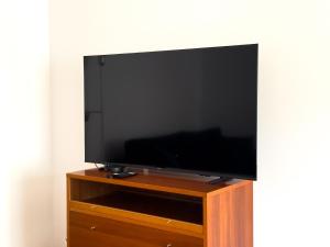 Warsaw Wola Apartment - Old Town Nearby & Parking, Balcony - by Rentujemy