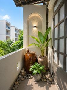 Nhà Mình homestay - Quiet Balcony Rooms in District 3