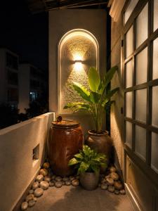 Nhà Mình homestay - Quiet Balcony Rooms in District 3