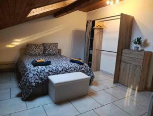 Charming Two-Room Apartment - Large Living Room & Kitchen