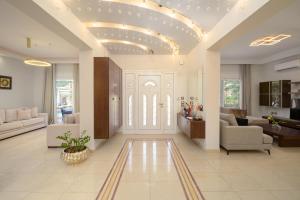 Villa Photerra, A Luxury familly Villa with pool