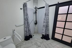 6 Acceso Universal + Confort + Wifi + calef. cent.