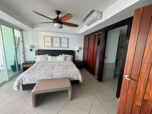 Departamento en Bay View Grand Marina Ixtapa 1101- N