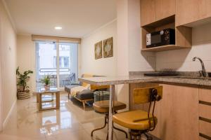 Santiago Modern 1BR with Balcony Kitchen & WiFi