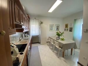 AMALA-I LAquila-Alloggio con Parcheggio, Giardino e Deposito Bici