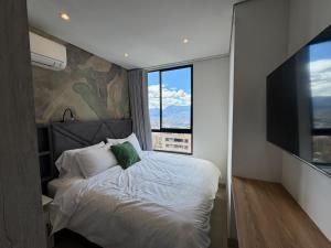 Grand by iHost