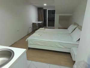 Trave Hub Apartments
