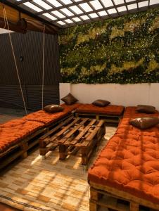 Independent House - 5BHK - Home Theatre - Jacuzzi