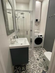 Heart of Bairro Alto Central Apartment with AC