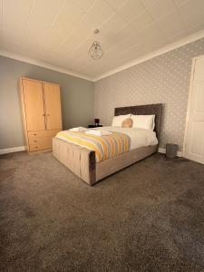 Spacious 5 Bed Home