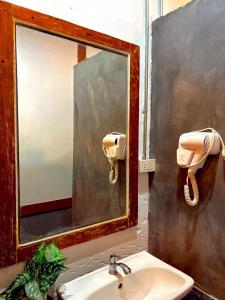 Charming BB Stay in Bangkok Noi with Nature Views