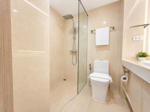 Olympus Garden vacation condominium stunning pool