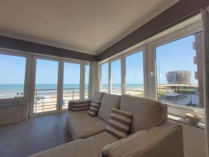 Apartment with Panoramic Sea Views