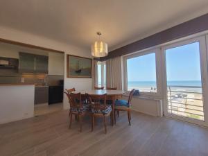 Apartment with Panoramic Sea Views