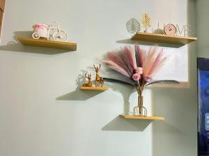 Comfy Stay at Shell Residence by Kat & Gie