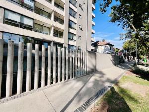 Vibrant Nunoa Apartment - Pool & Free Parking