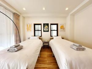OMOYI-HOUSE Spacious 4BR Sleeps 8 in Shinjuku-Yoyogi Private 4 Floors with Big Balcony Near Gyoen Takashimaya Isetan