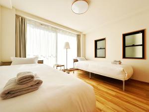 OMOYI-HOUSE Spacious 4BR Sleeps 8 in Shinjuku-Yoyogi Private 4 Floors with Big Balcony Near Gyoen Takashimaya Isetan