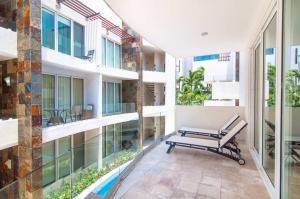 Exceptional Location Near Beach, Pool-View Balcony