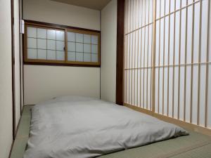 Mizuki 5-minute walk from Tsuruhashi Station Detached house Japanese-style room with tatami mats Maximum 5 people Namba 6 minutes, Tennoji 6 minutes Kansai Airport Nara JR, Kintetsu, Sennichimae