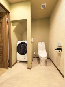 Mizuki 5-minute walk from Tsuruhashi Station Detached house Japanese-style room with tatami mats Maximum 5 people Namba 6 minutes, Tennoji 6 minutes Kansai Airport Nara JR, Kintetsu, Sennichimae