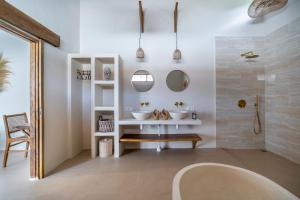 La Belga Villa - Modern 1BR with Pool Near Beach