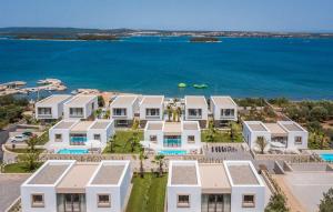 Luxurious Home In Tkon