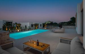 Luxurious Home In Tkon