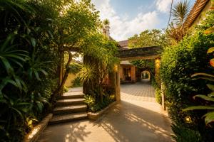 Bali Ayu Hotel & Villas 10 Minutes Walking Distance to the Beach