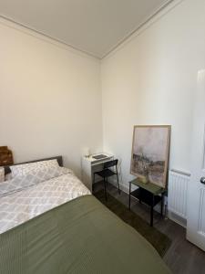 Bright & Cosy King-Size Room in Morningside