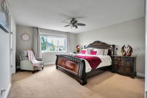 3 King Beds, 1 hr to Banff, Near YYC, BBQ, Games