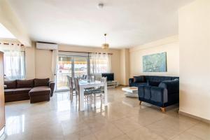 3 Bedroom Apartment, Easy Parking