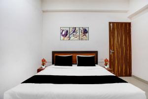 Hotel O Sector 49 Noida Formerly The Urban